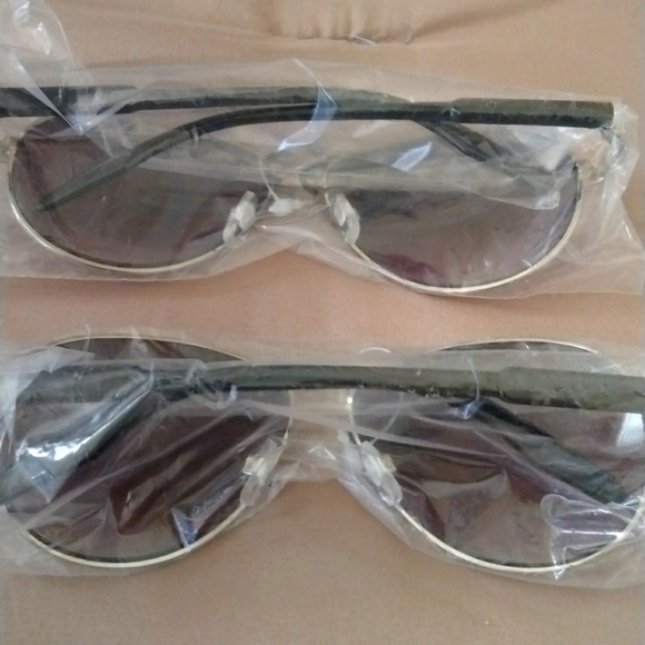 Accessories - 2pr unisex his&hers Aviator sunglasses NWT